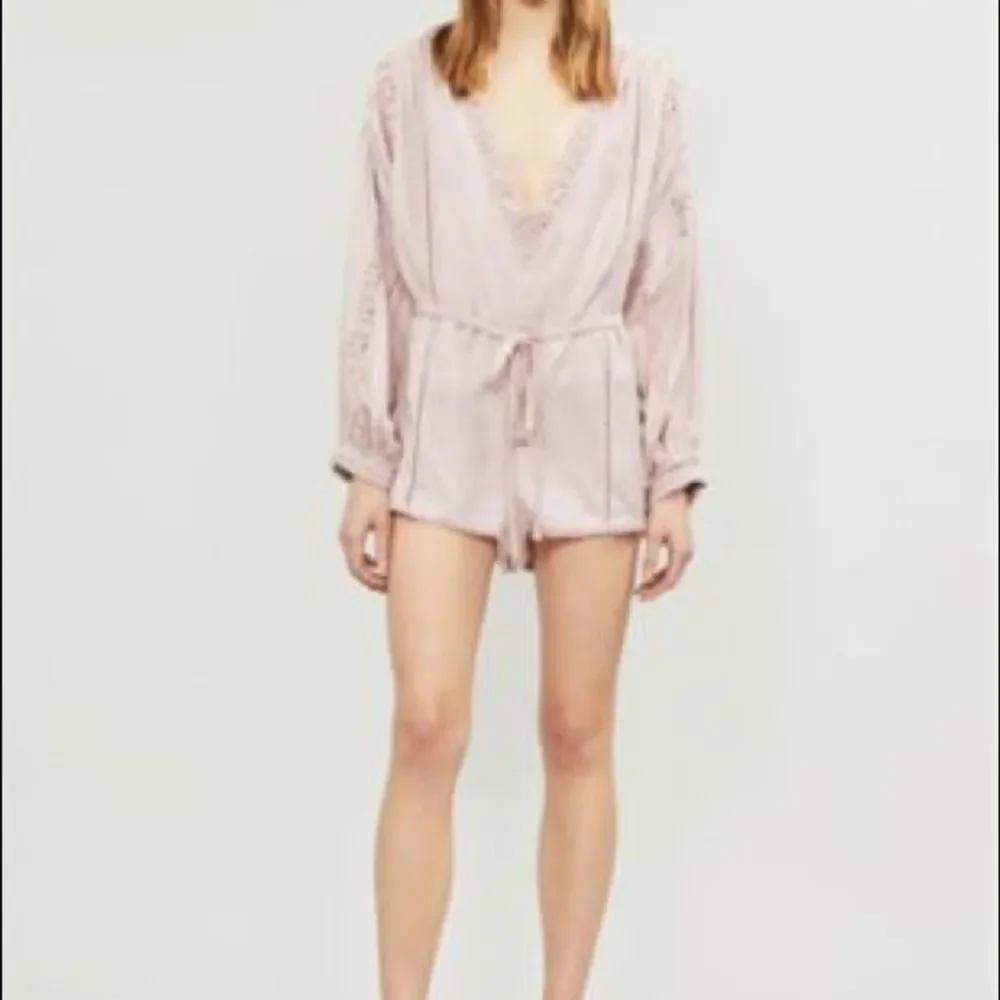 SOLD Free People Medium Romper Relaxed Barely Pink - Picture 5 of 9